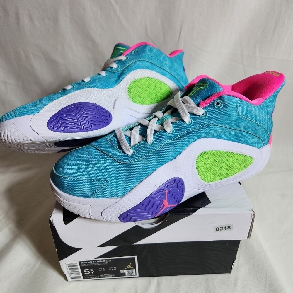 Jordan Kids Sneakers 5.5Y Hyper Jade/Green Strike-white New With Box - Picture 1 of 8